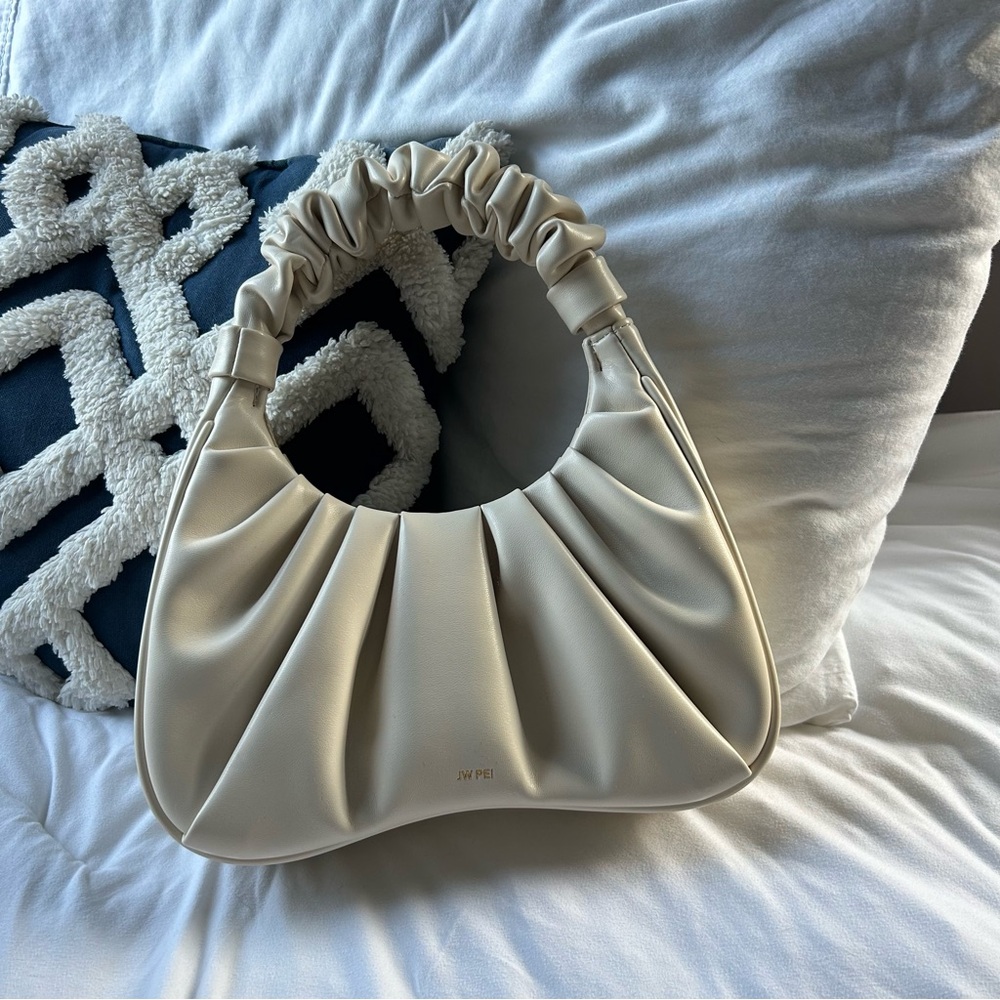 JW PEI purse